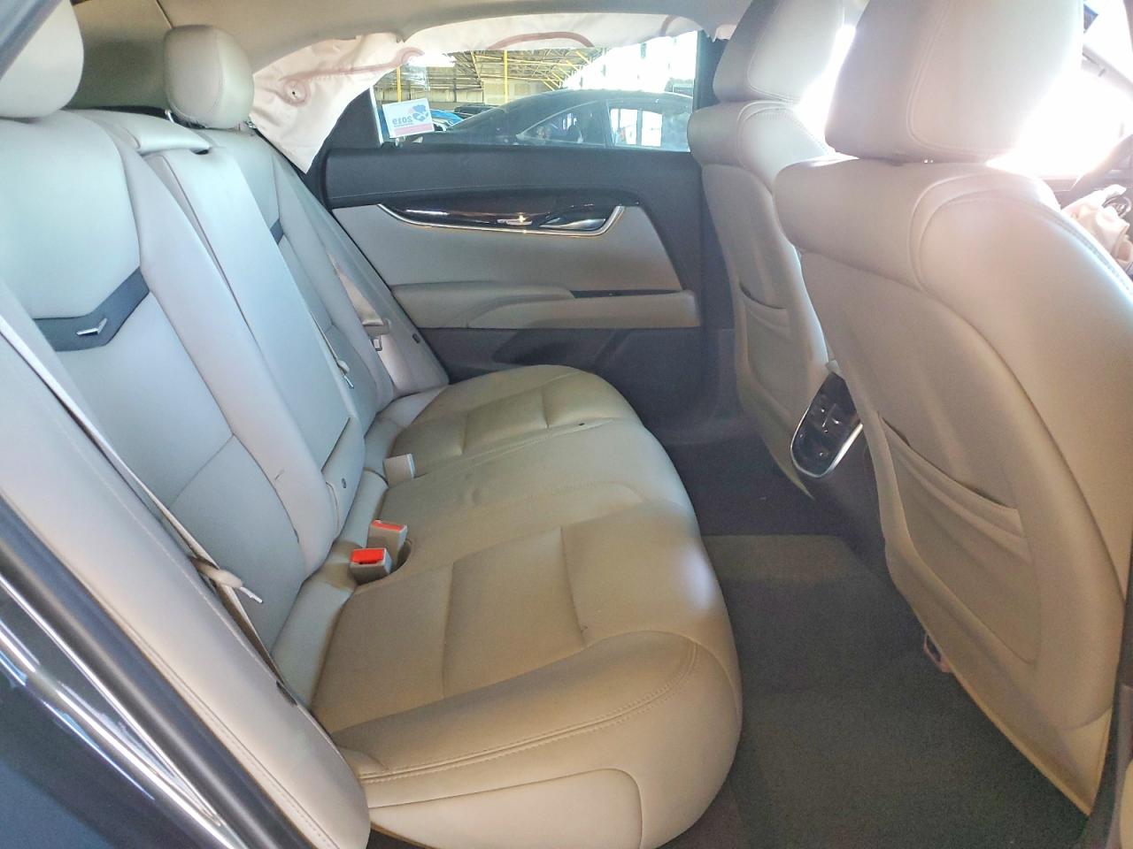 Cadillac XTS Luxury Collection
