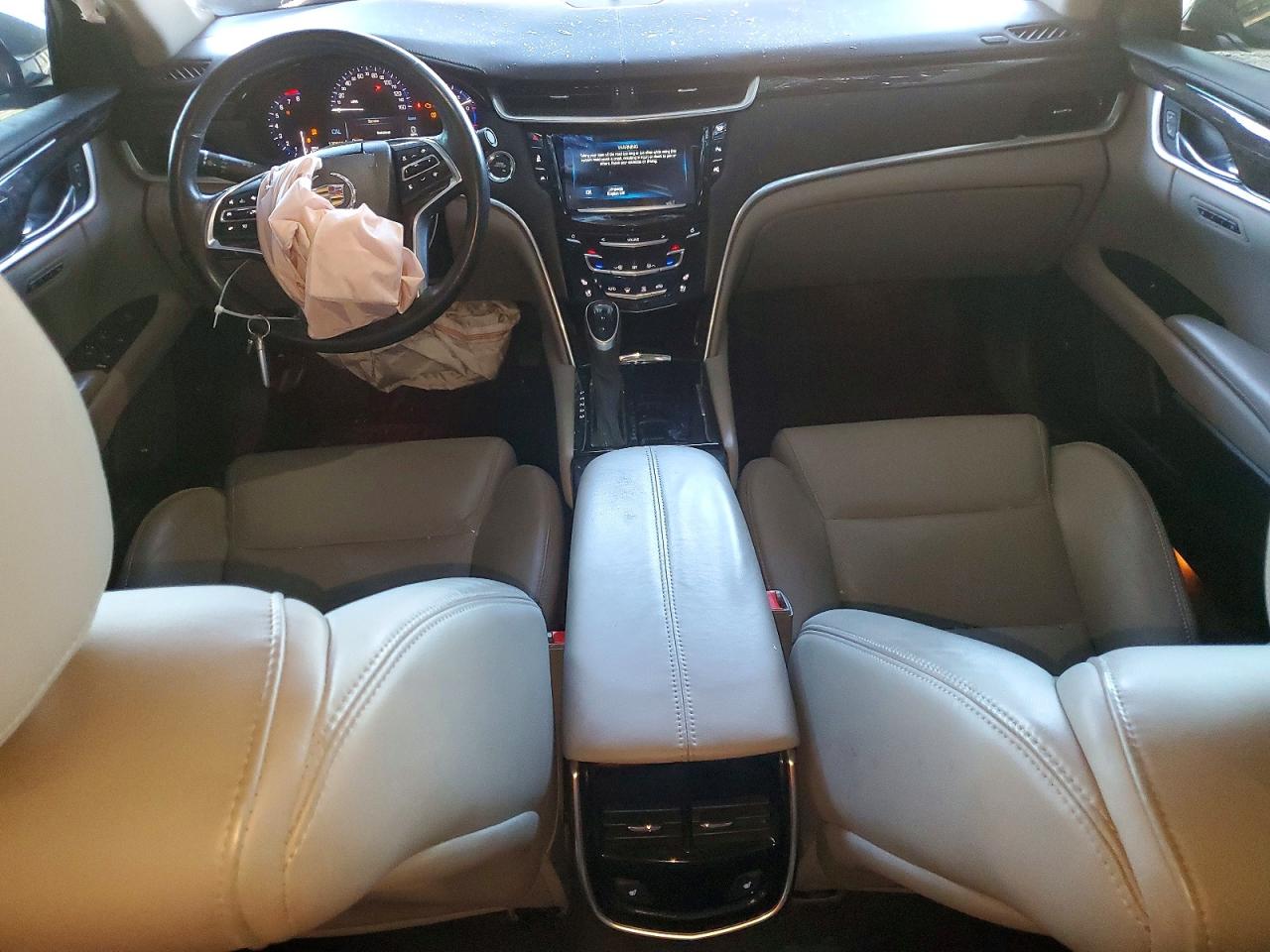Cadillac XTS Luxury Collection