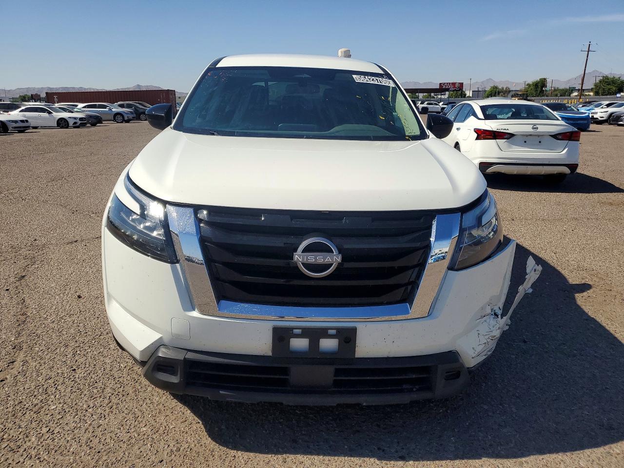 Nissan Pathfinder S