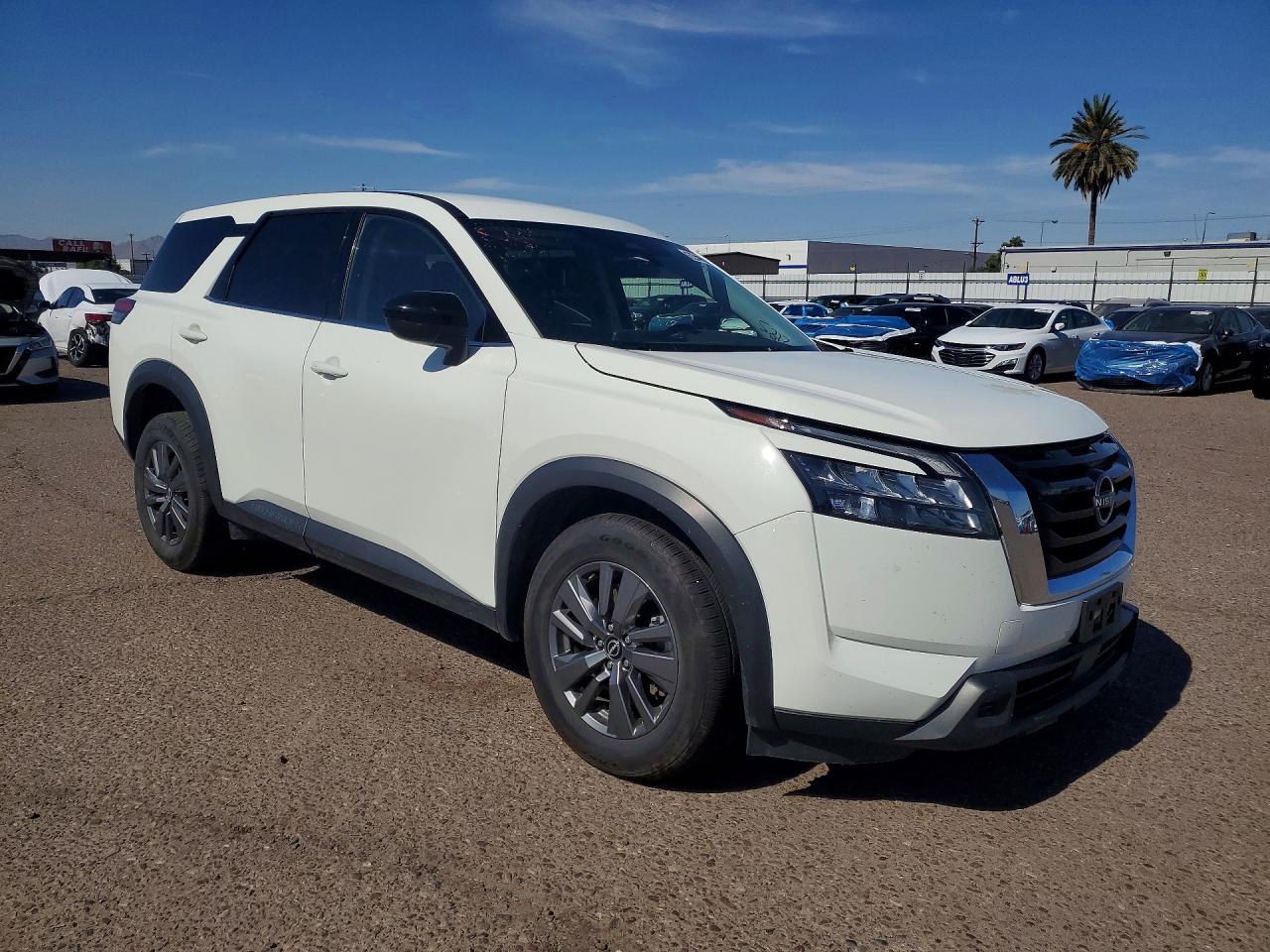 Nissan Pathfinder S