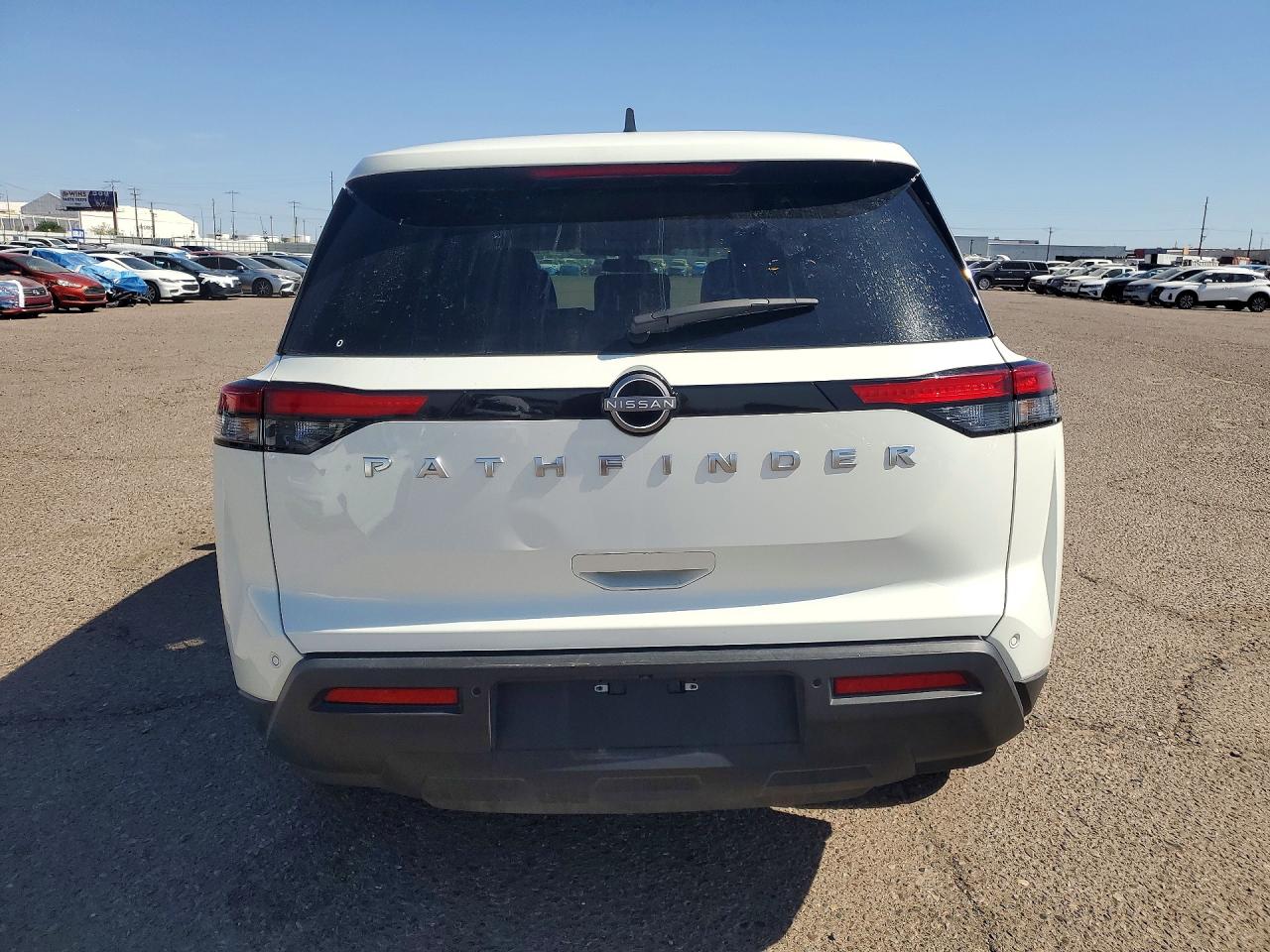 Nissan Pathfinder S