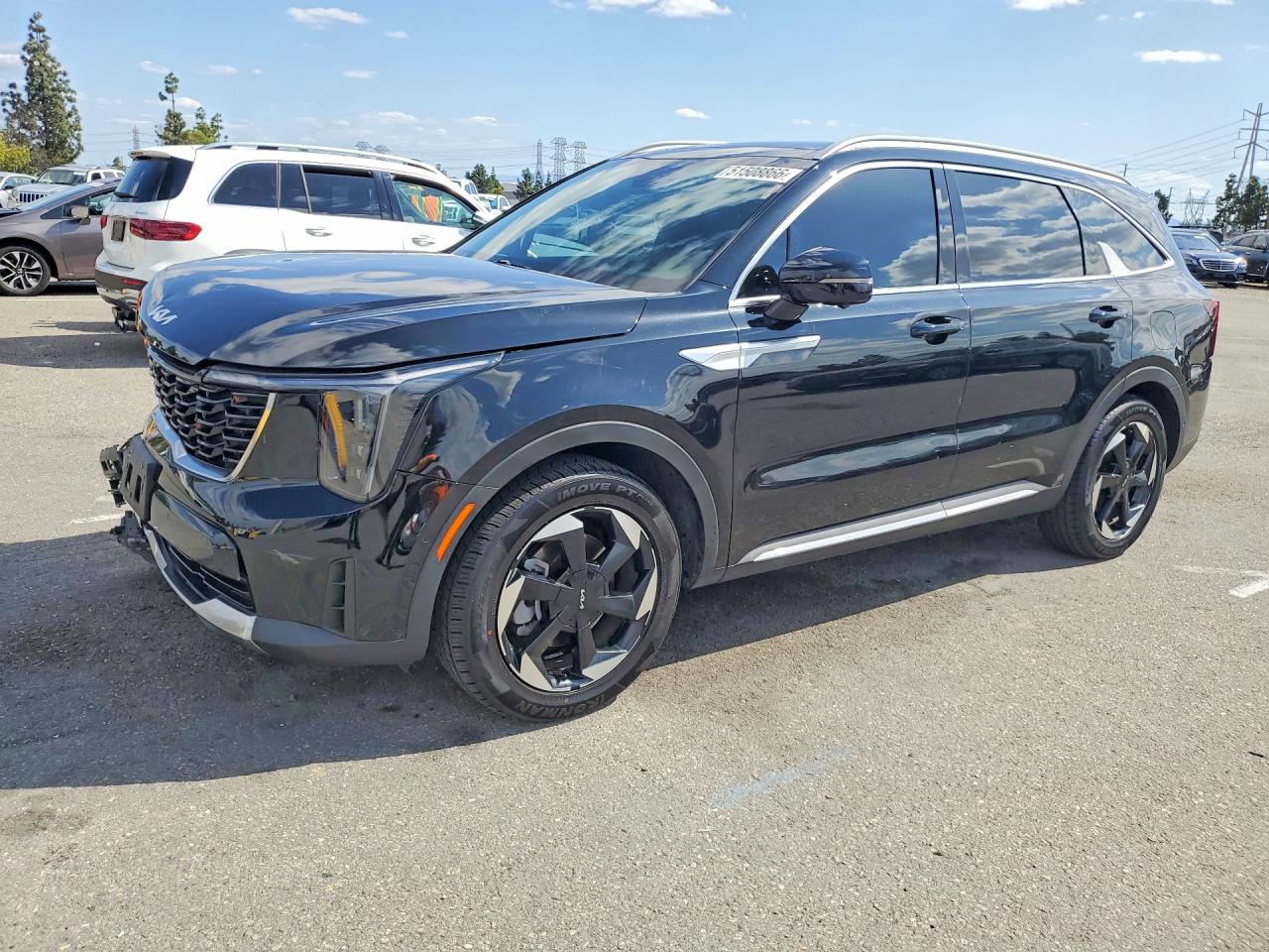 Salvage Kia Sorento Image