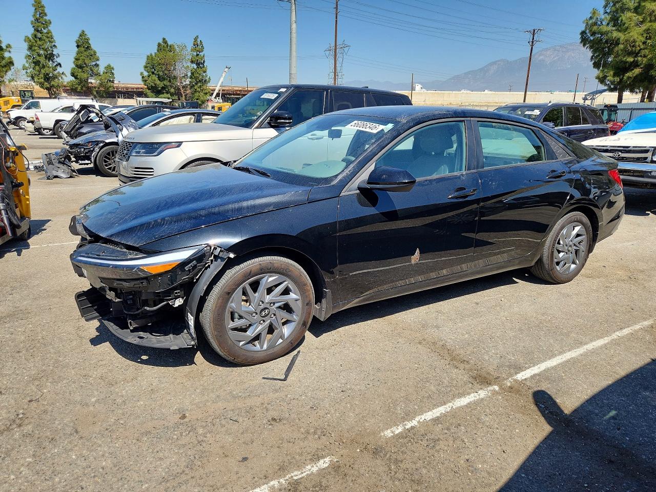 Salvage Hyundai ELANTRA Image