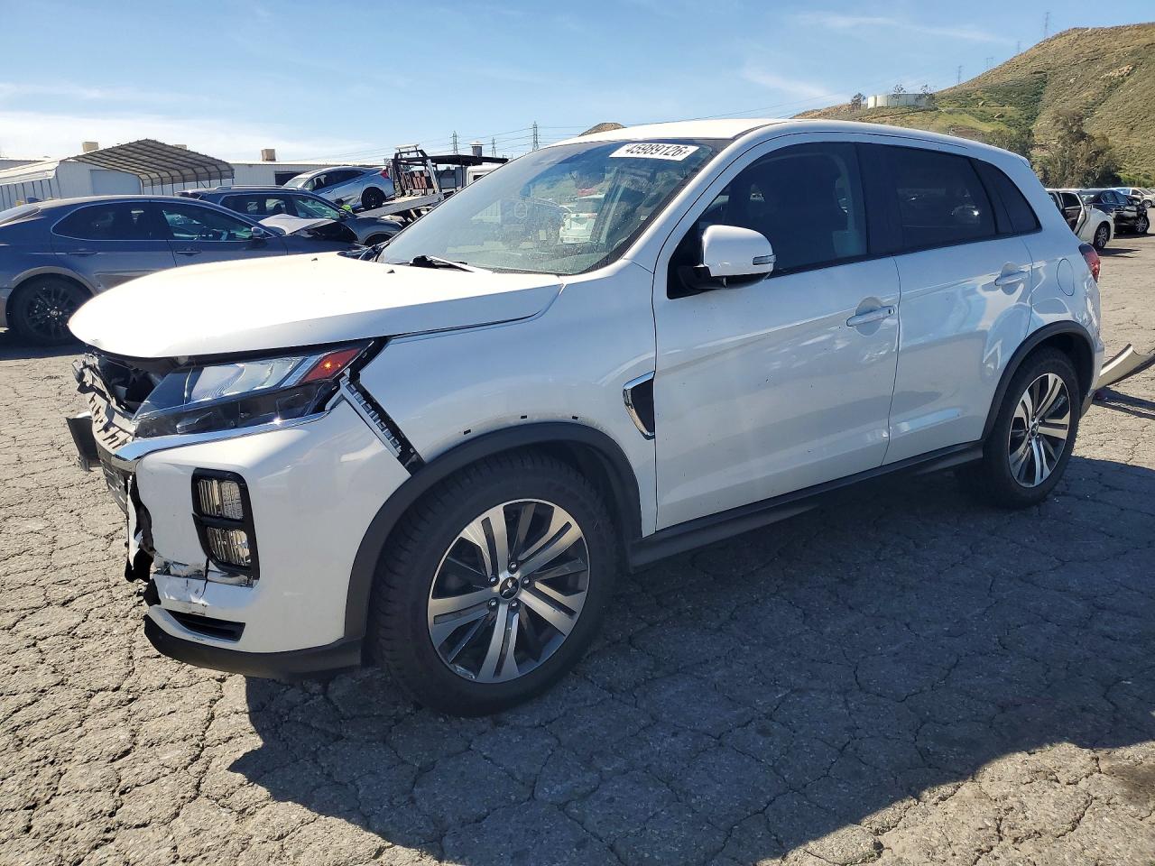 Salvage Mitsubishi Outlander Image