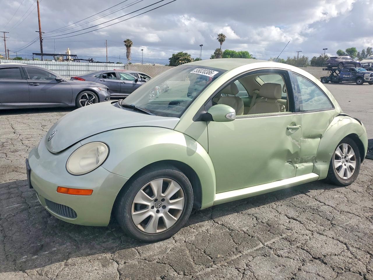 Salvage Volkswagen Beetle Image