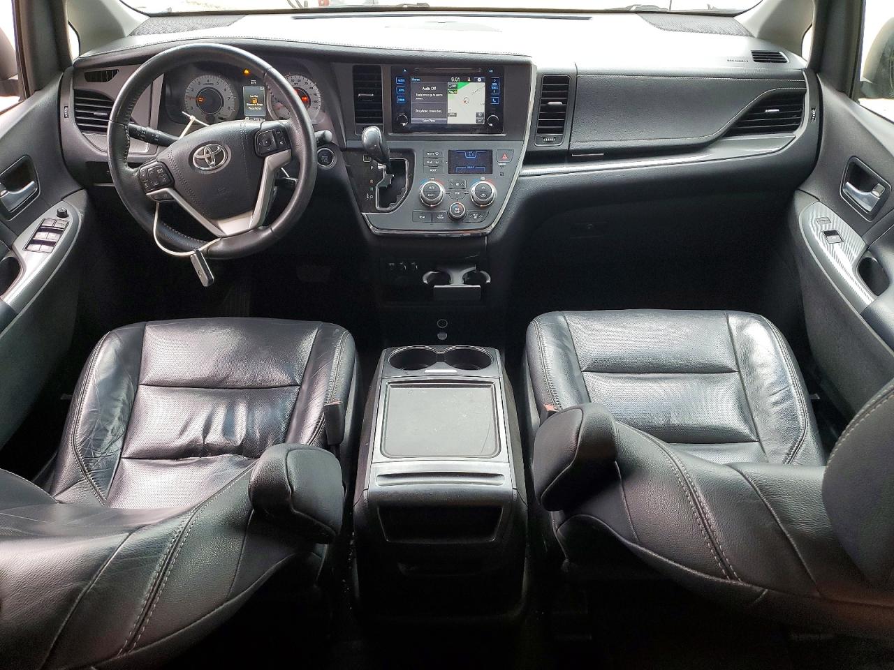 Toyota Sienna Se