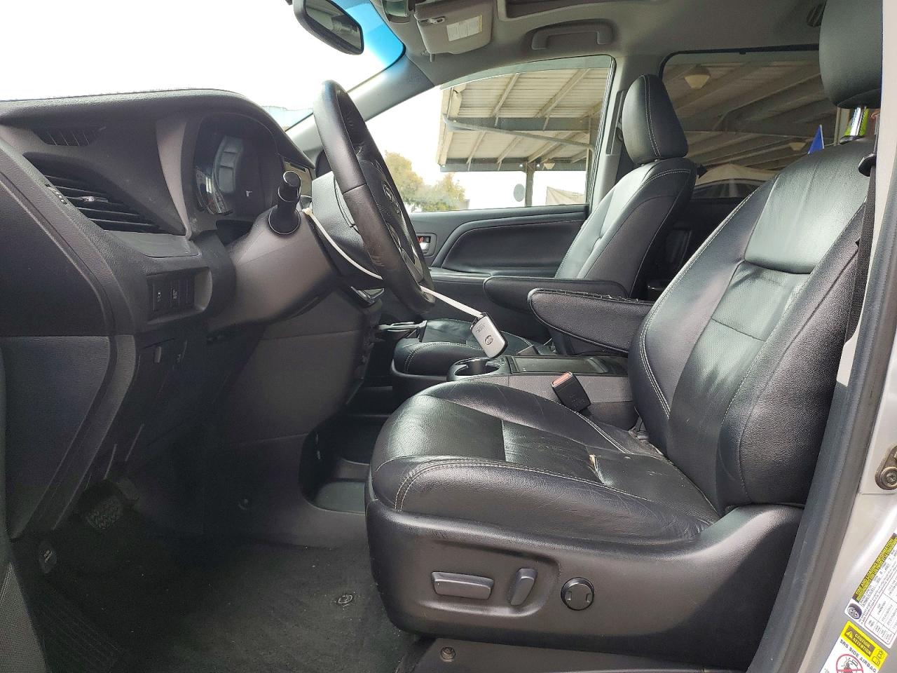 Toyota Sienna Se