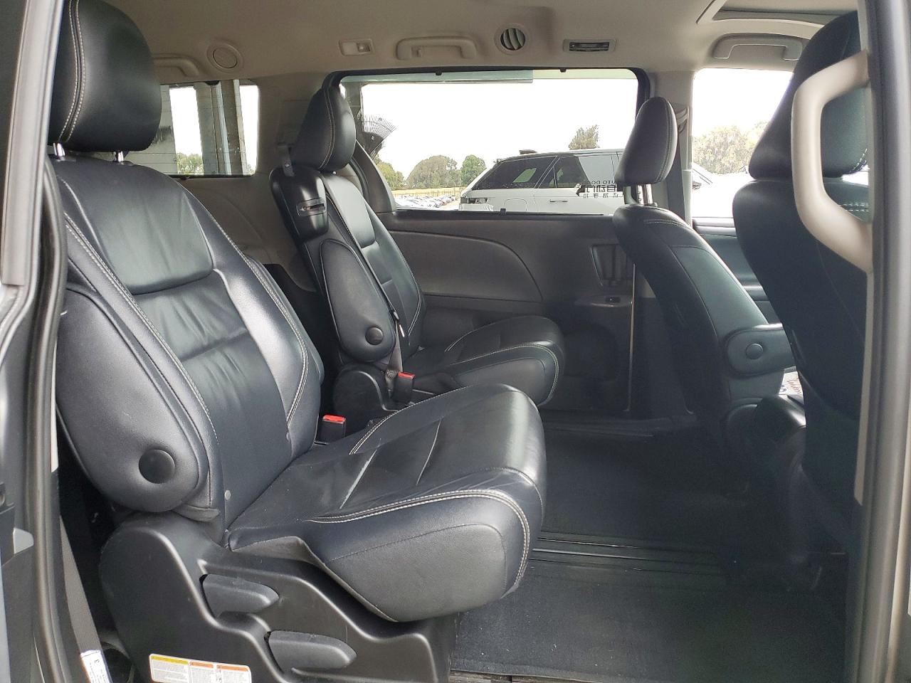 Toyota Sienna Se