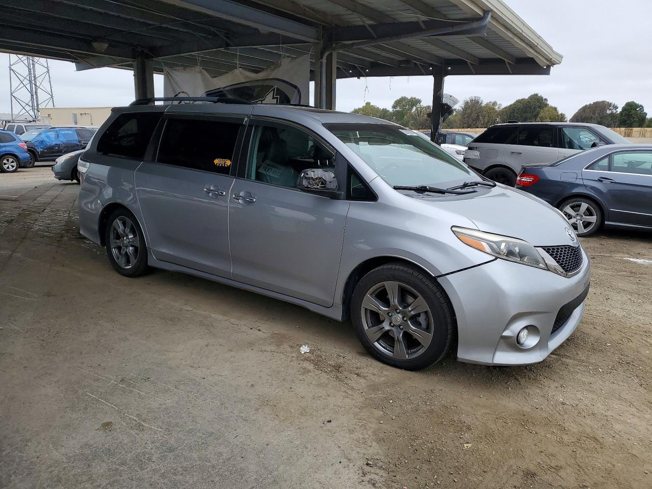 Toyota Sienna Se