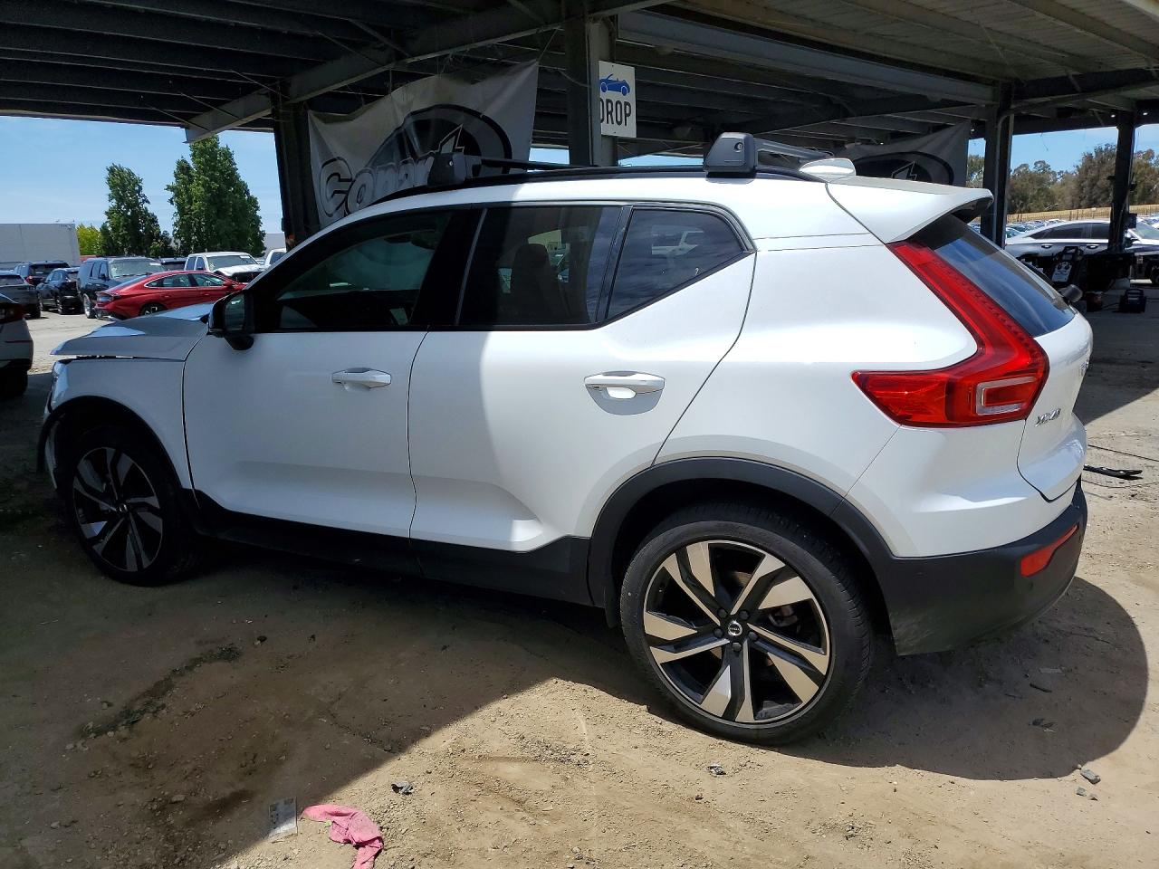 Volvo XC40 Plus