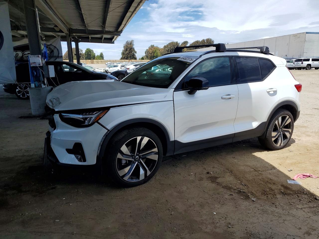 Salvage Volvo XC40 Image