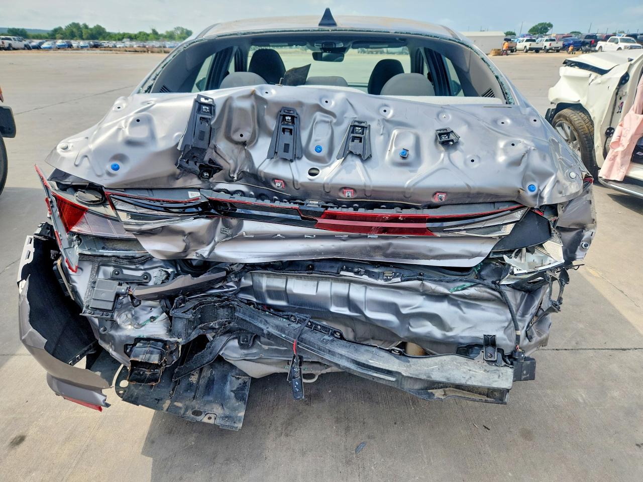 Hyundai ELANTRA Sel