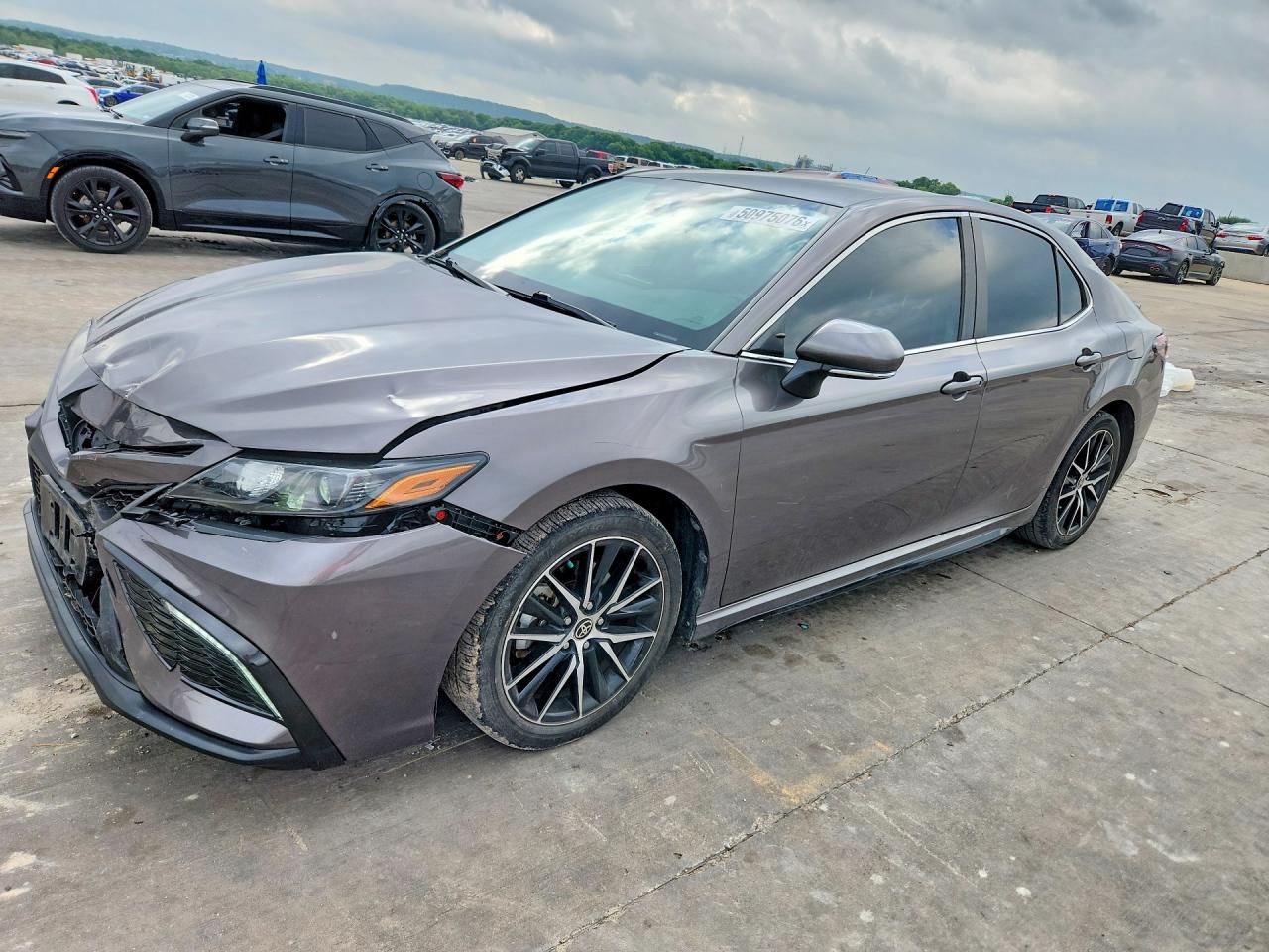 Salvage Toyota Camry Image