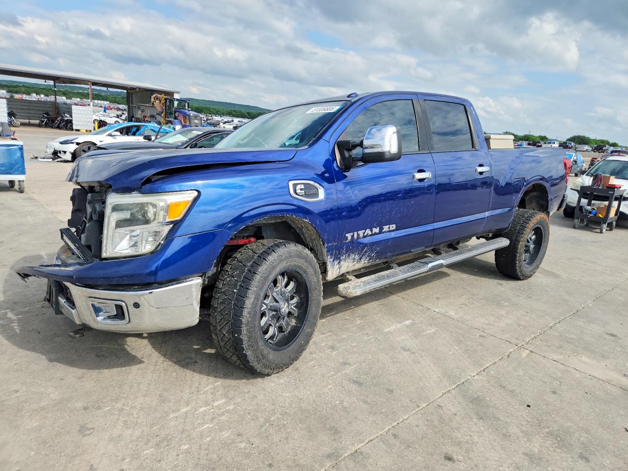 Salvage Nissan Titan Image