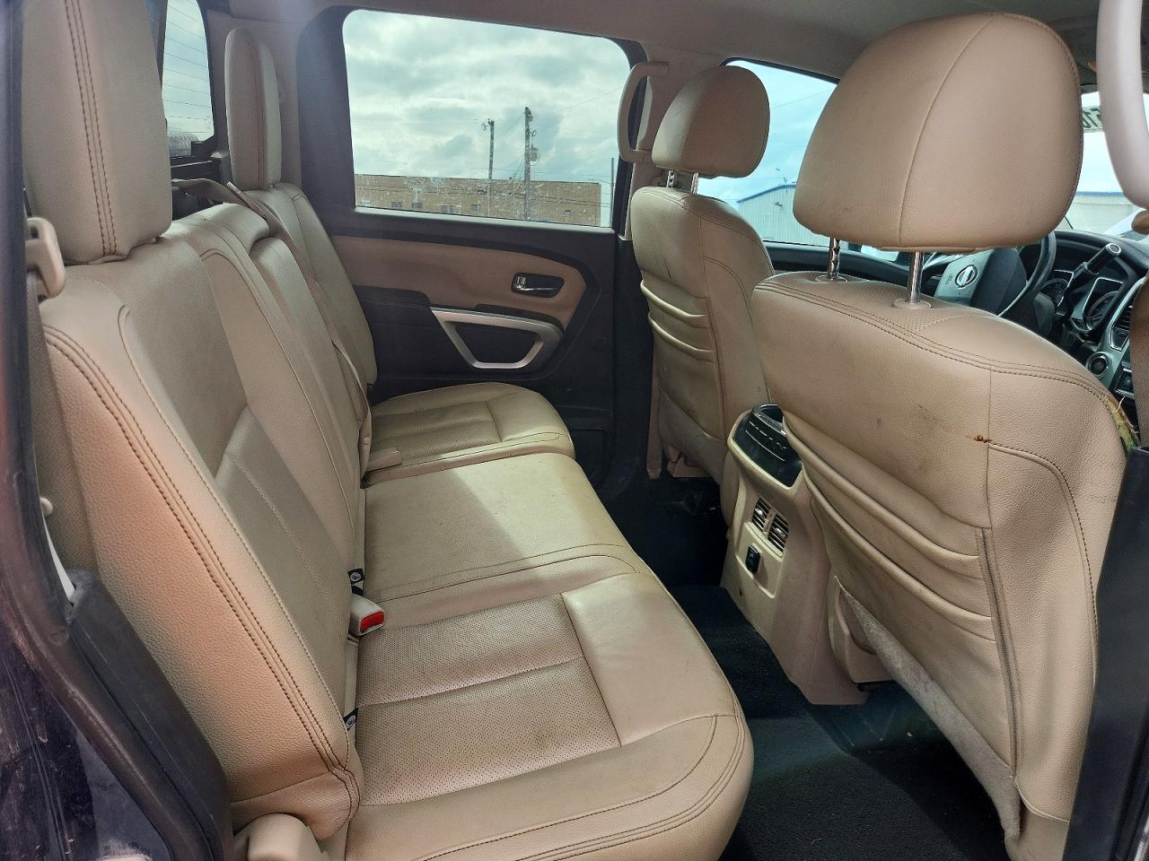 Nissan Titan Sl