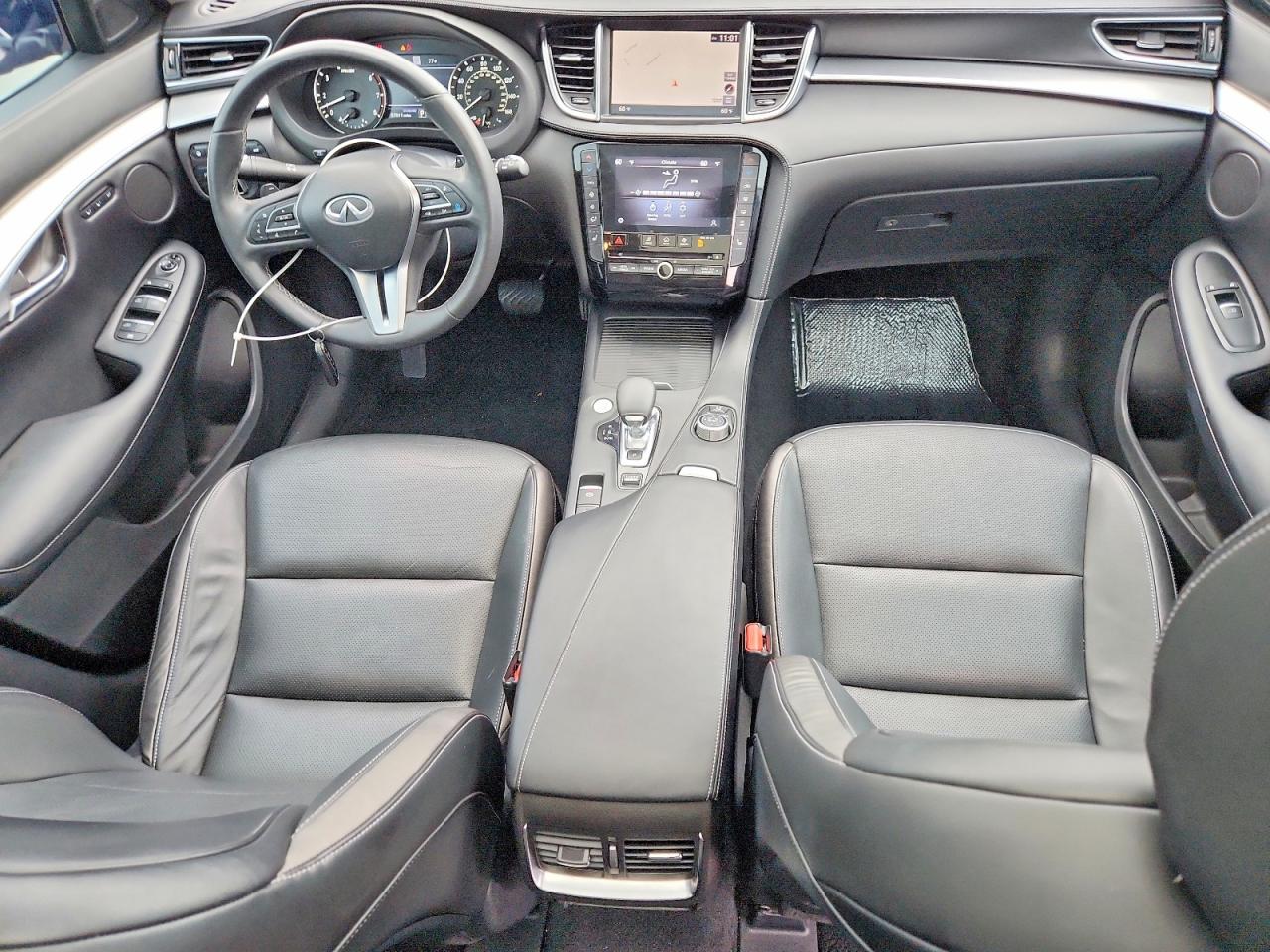 INFINITI Qx Essential
