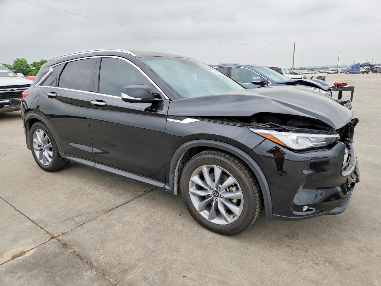 INFINITI Qx Essential