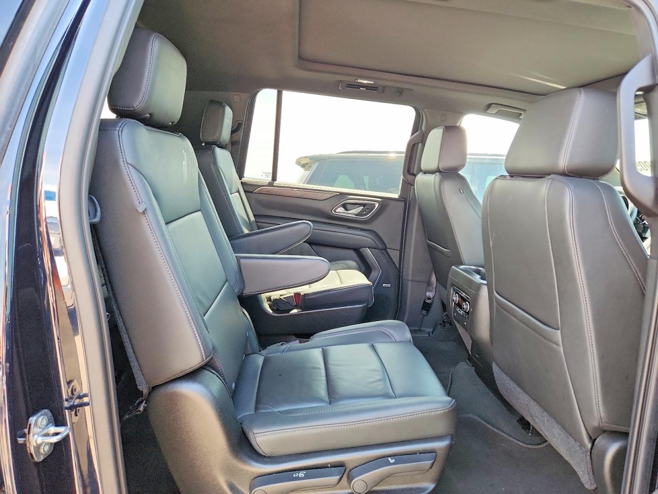 Chevrolet Suburban C1500 Lt