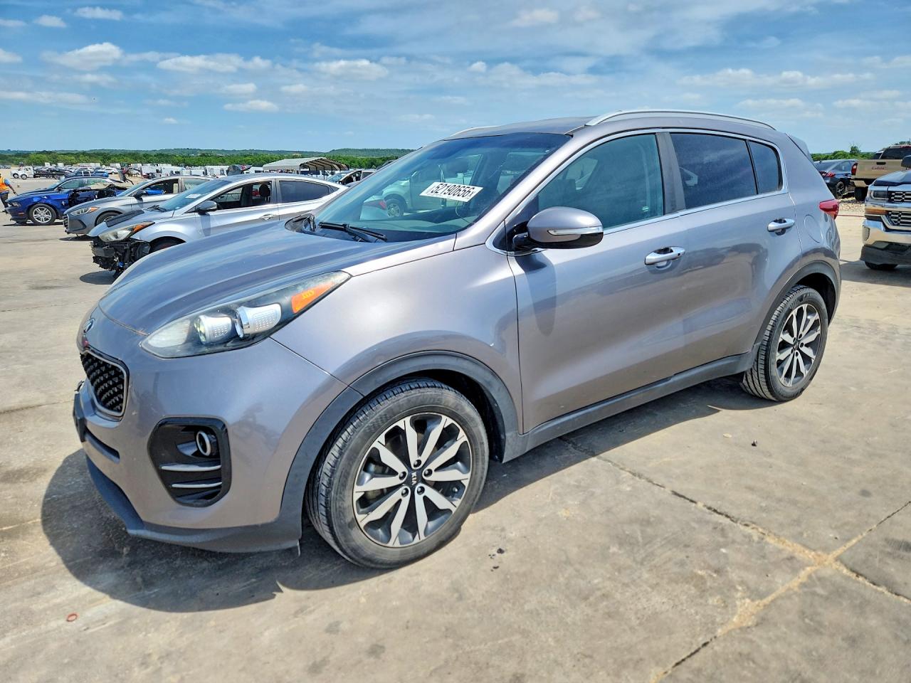 Salvage Kia Sportage Image
