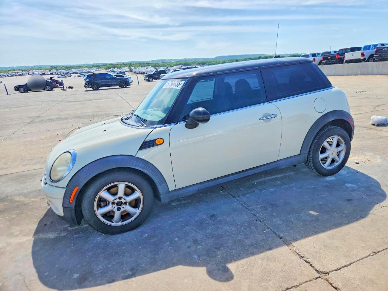 Salvage MINI Cooper Image