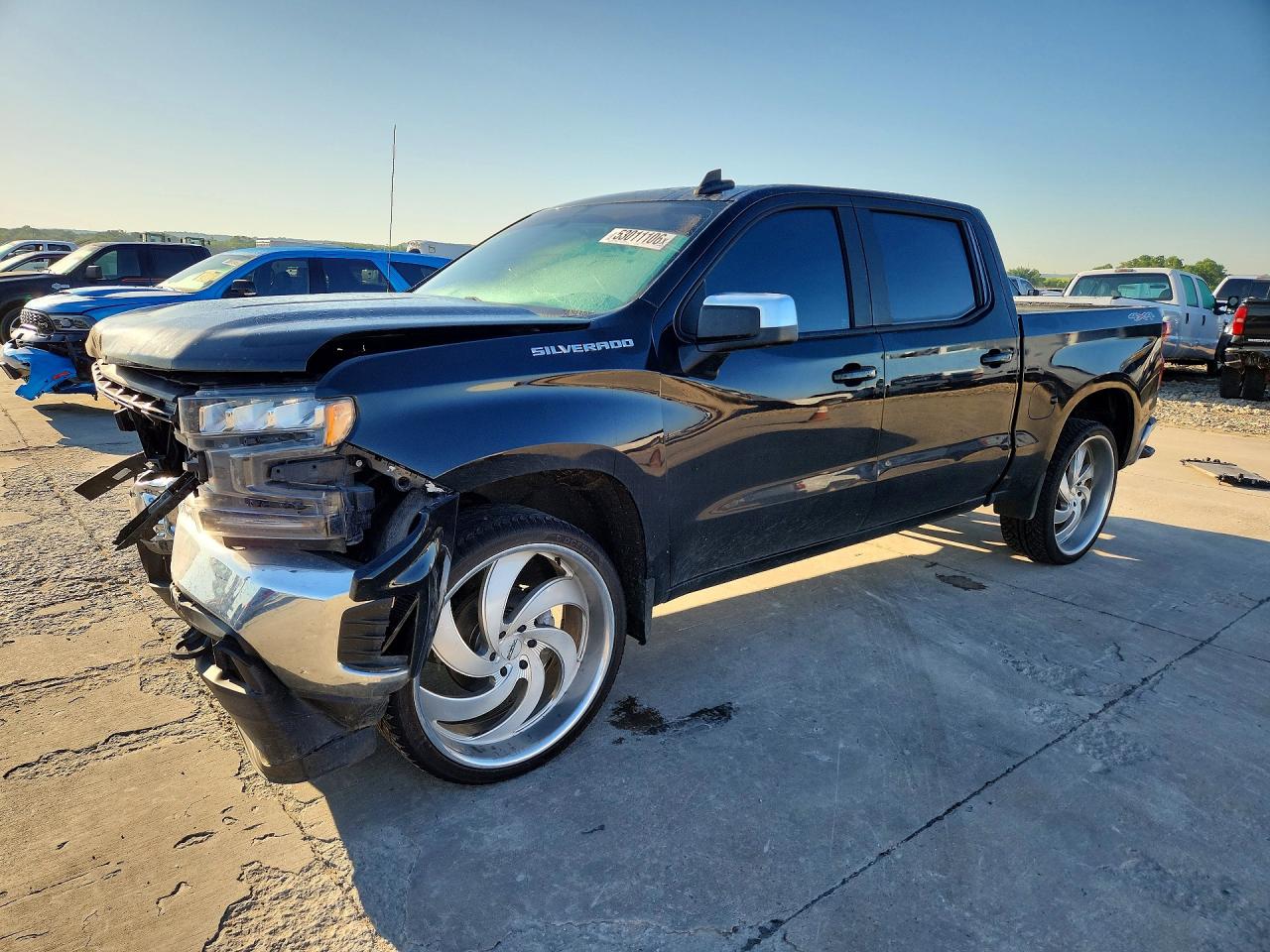 Salvage Chevrolet Silverado Image