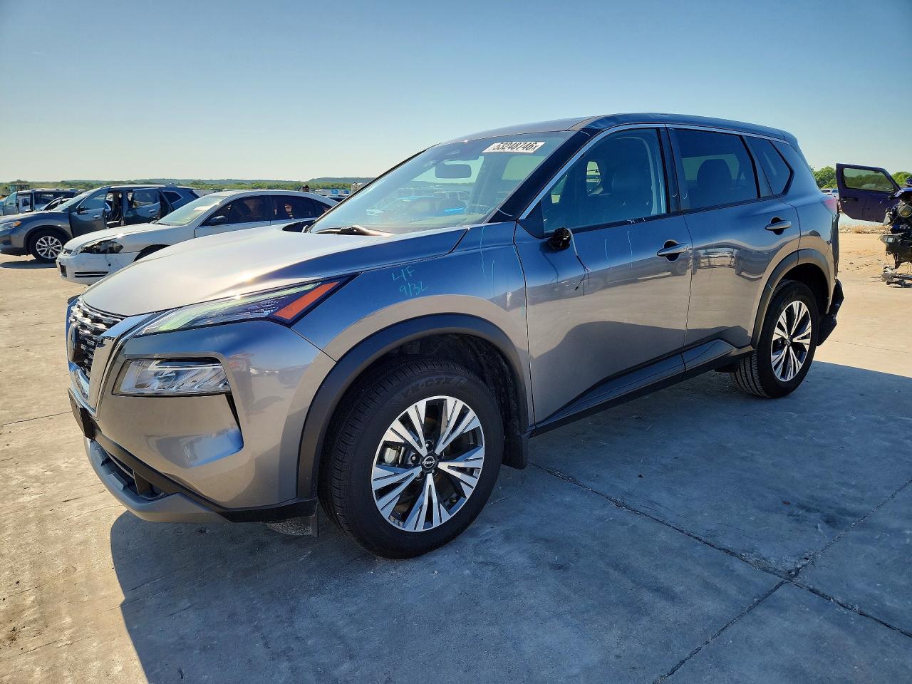 Salvage Nissan Rogue Image