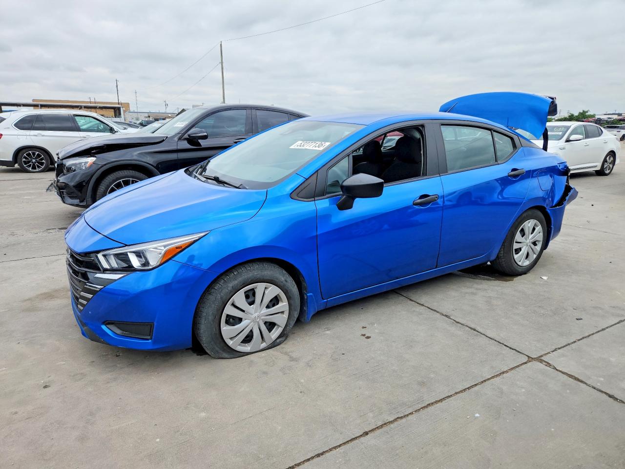 Salvage Nissan Versa Image