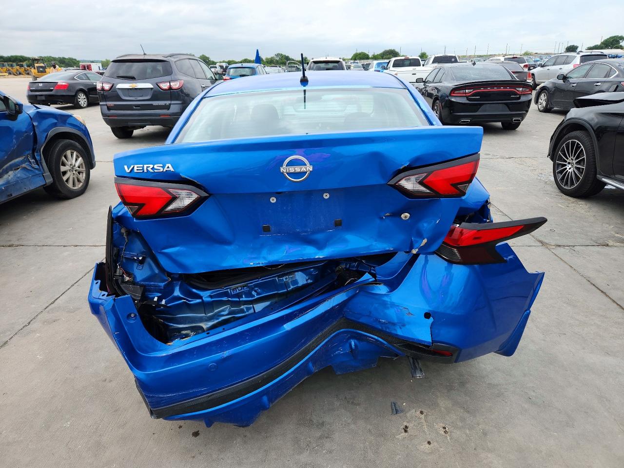 Nissan Versa S