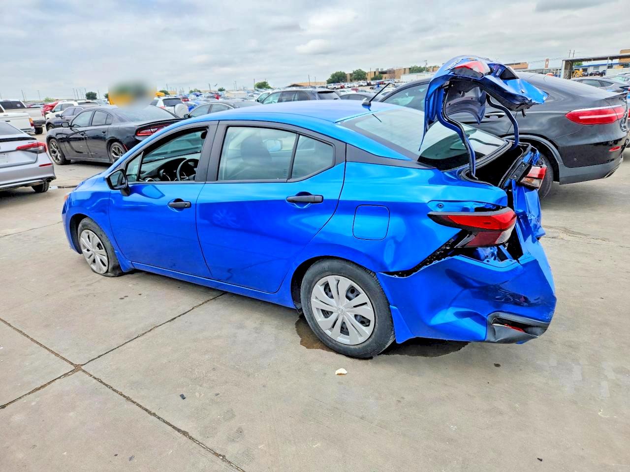 Nissan Versa S