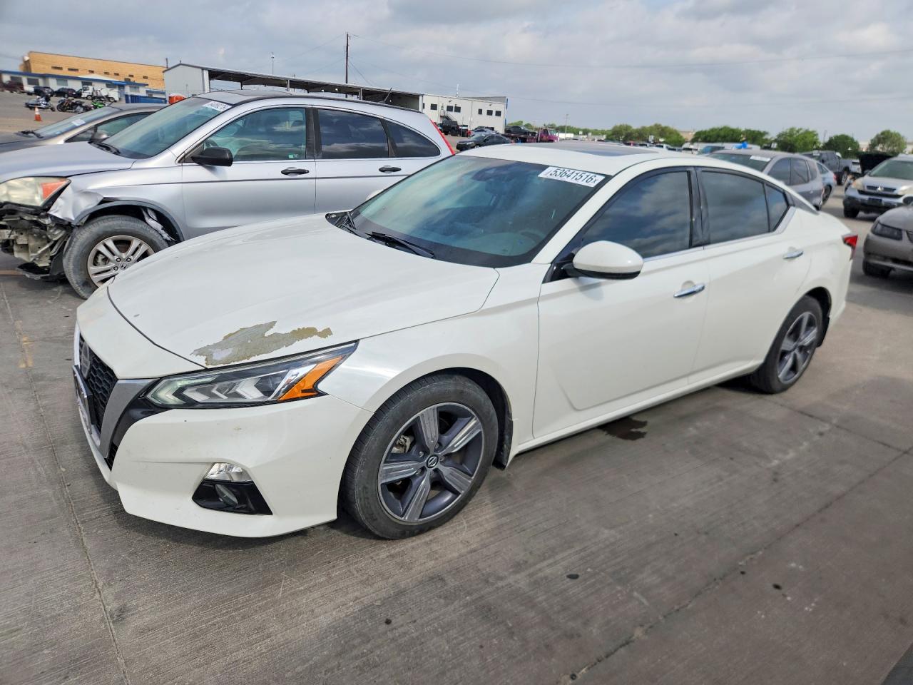 Salvage Nissan Altima Image