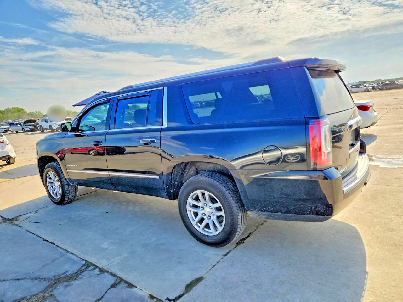 GMC Yukon Denali