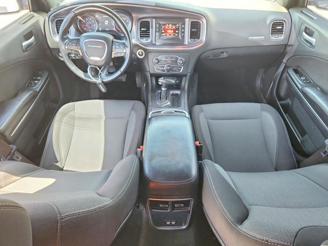 Dodge Charger Se