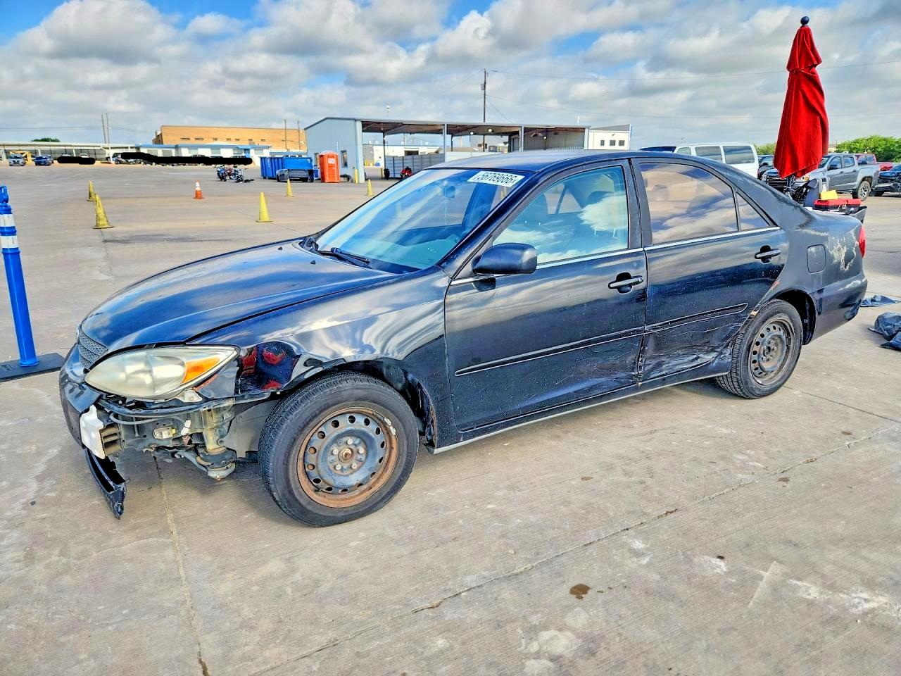 Salvage Toyota Camry Image