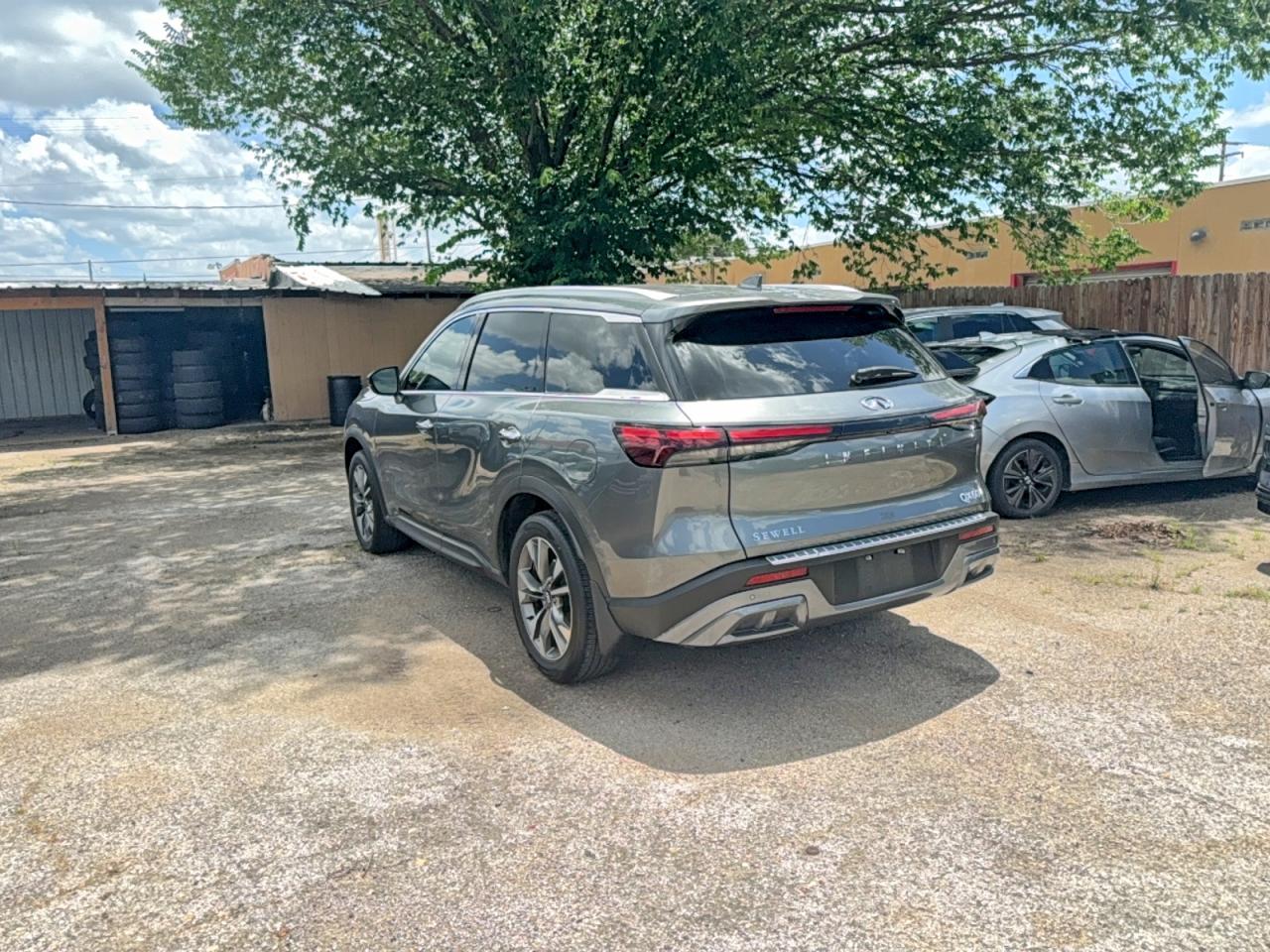 INFINITI Qx Luxe