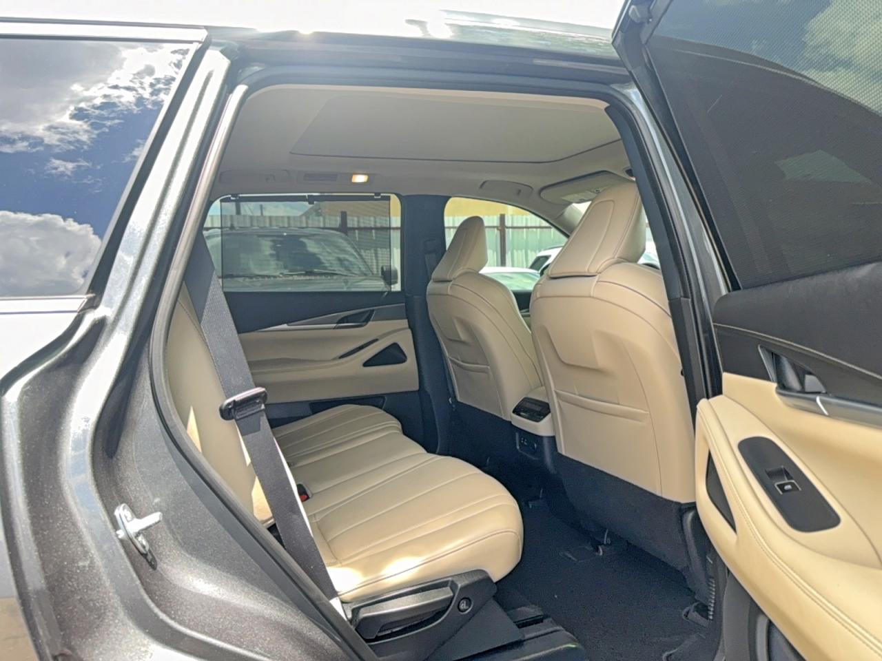 INFINITI Qx Luxe
