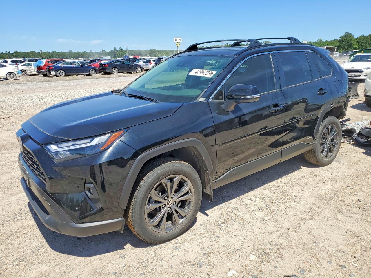 Salvage Toyota RAV4 Image
