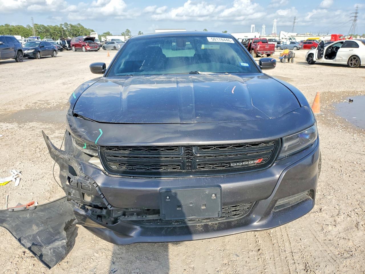 Dodge Charger Sxt
