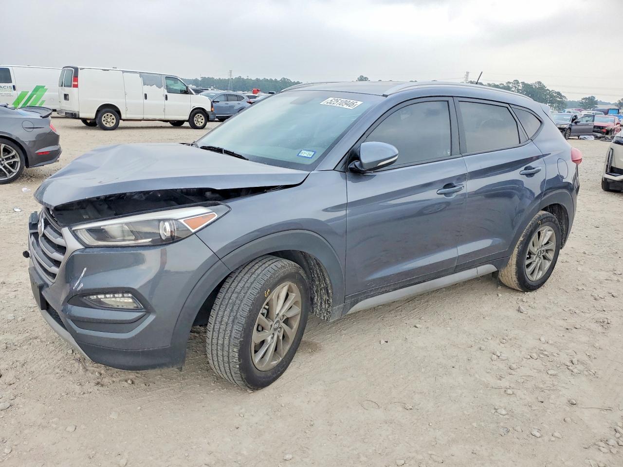 Salvage Hyundai TUCSON Image