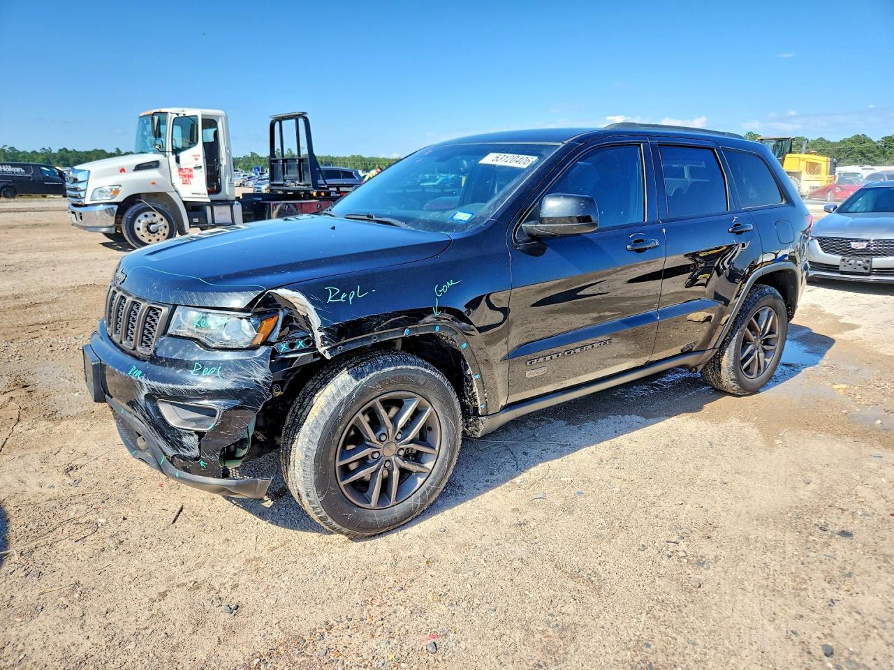 Salvage Jeep Cherokee Image