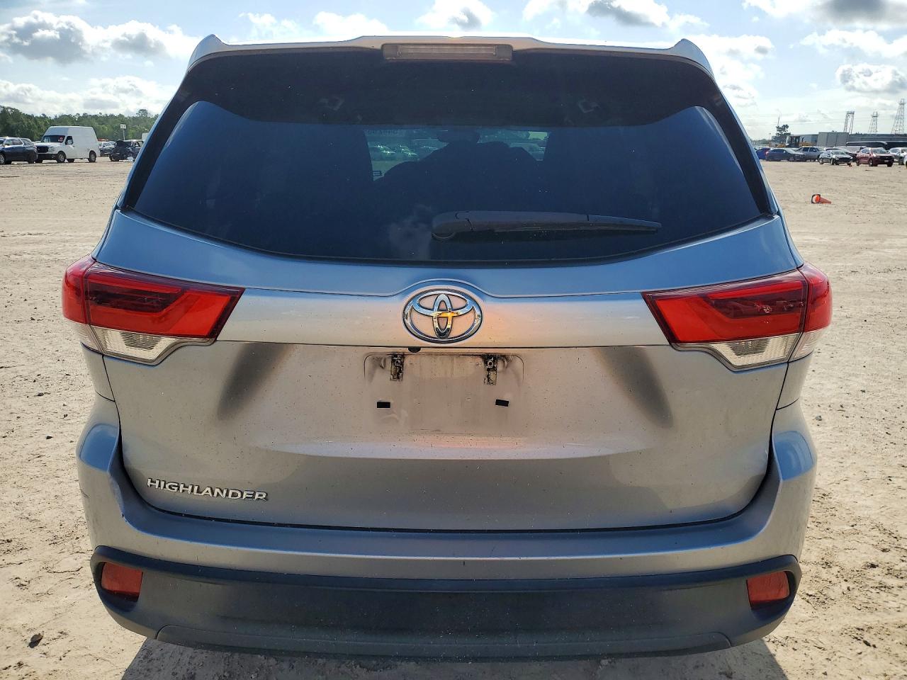Toyota Highlander Le