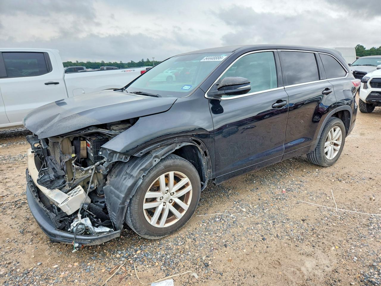 Salvage Toyota Highlander Image