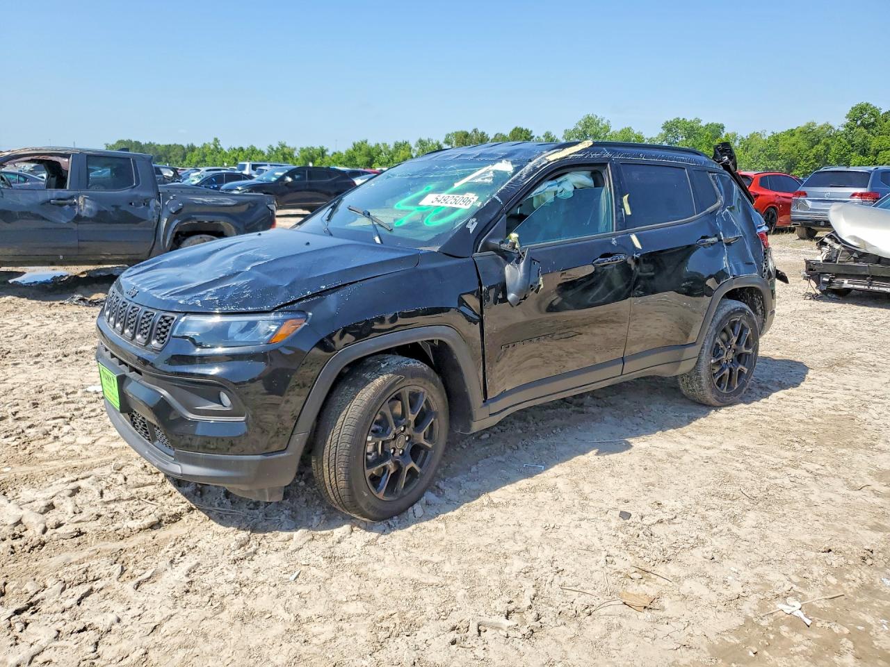 Salvage Jeep Compass Image