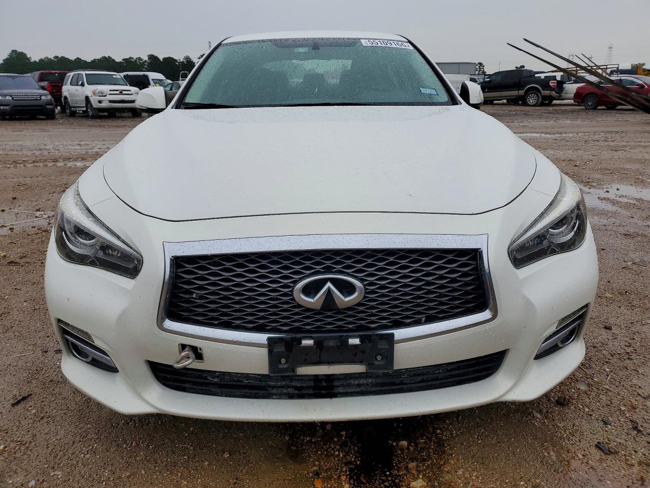 INFINITI Q50 Base