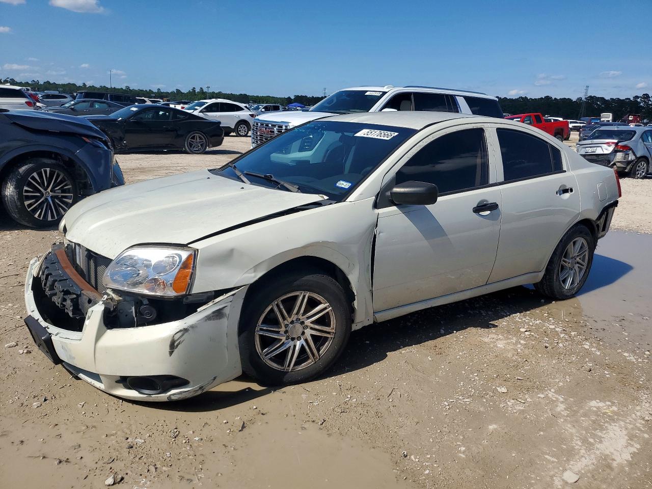 Salvage Mitsubishi Galant Image