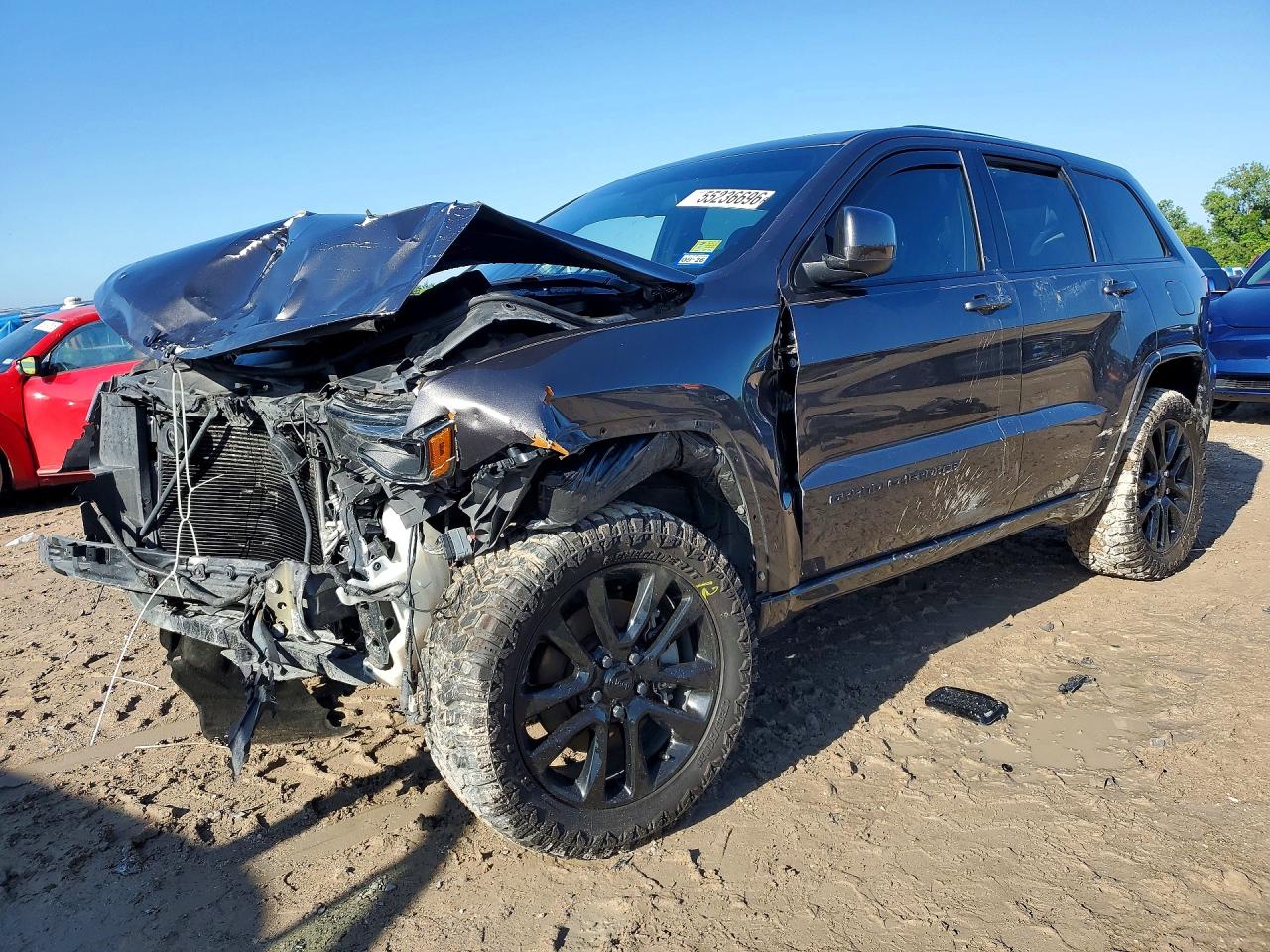 Salvage Jeep Cherokee Image
