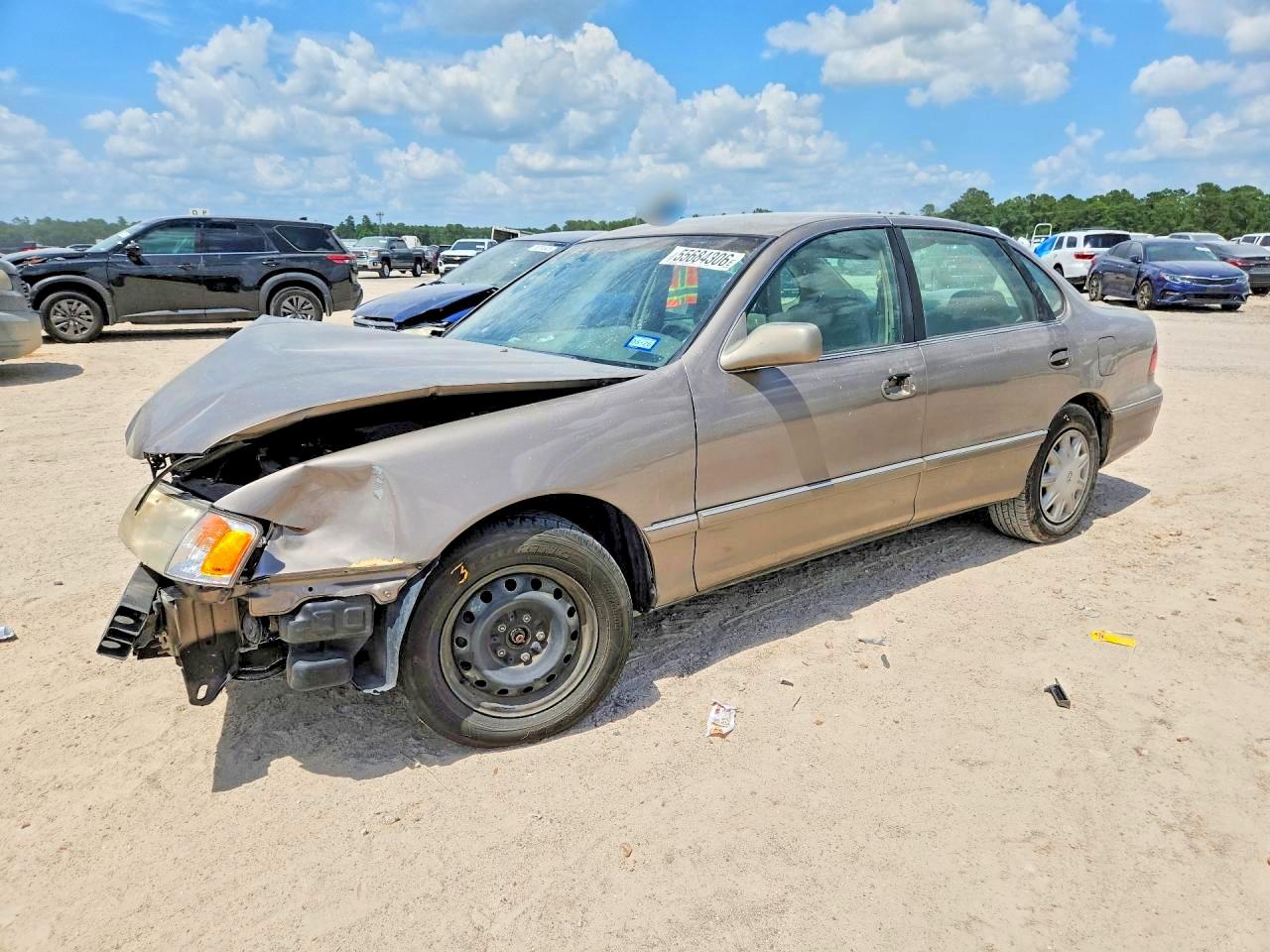 Salvage Toyota Avalon Image
