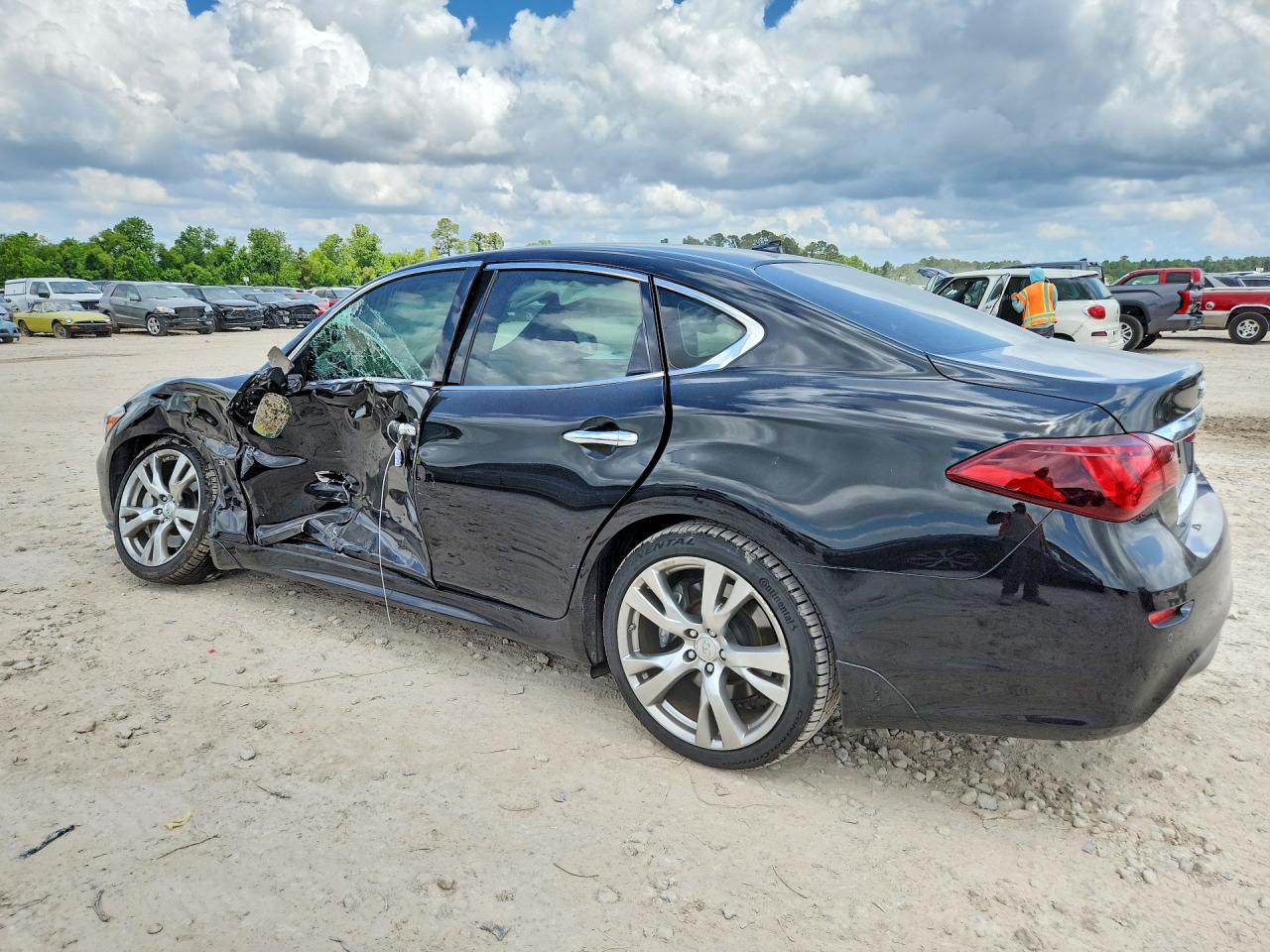 INFINITI Q70 3.7 Luxe