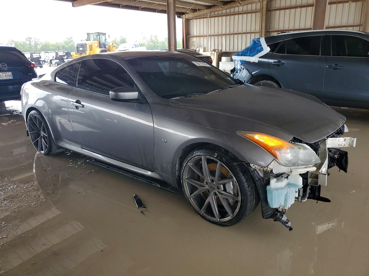 INFINITI Q60 Journey