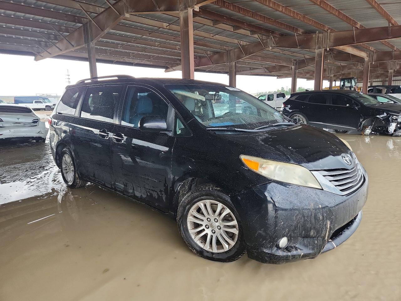 Toyota Sienna Xle 8-passenger