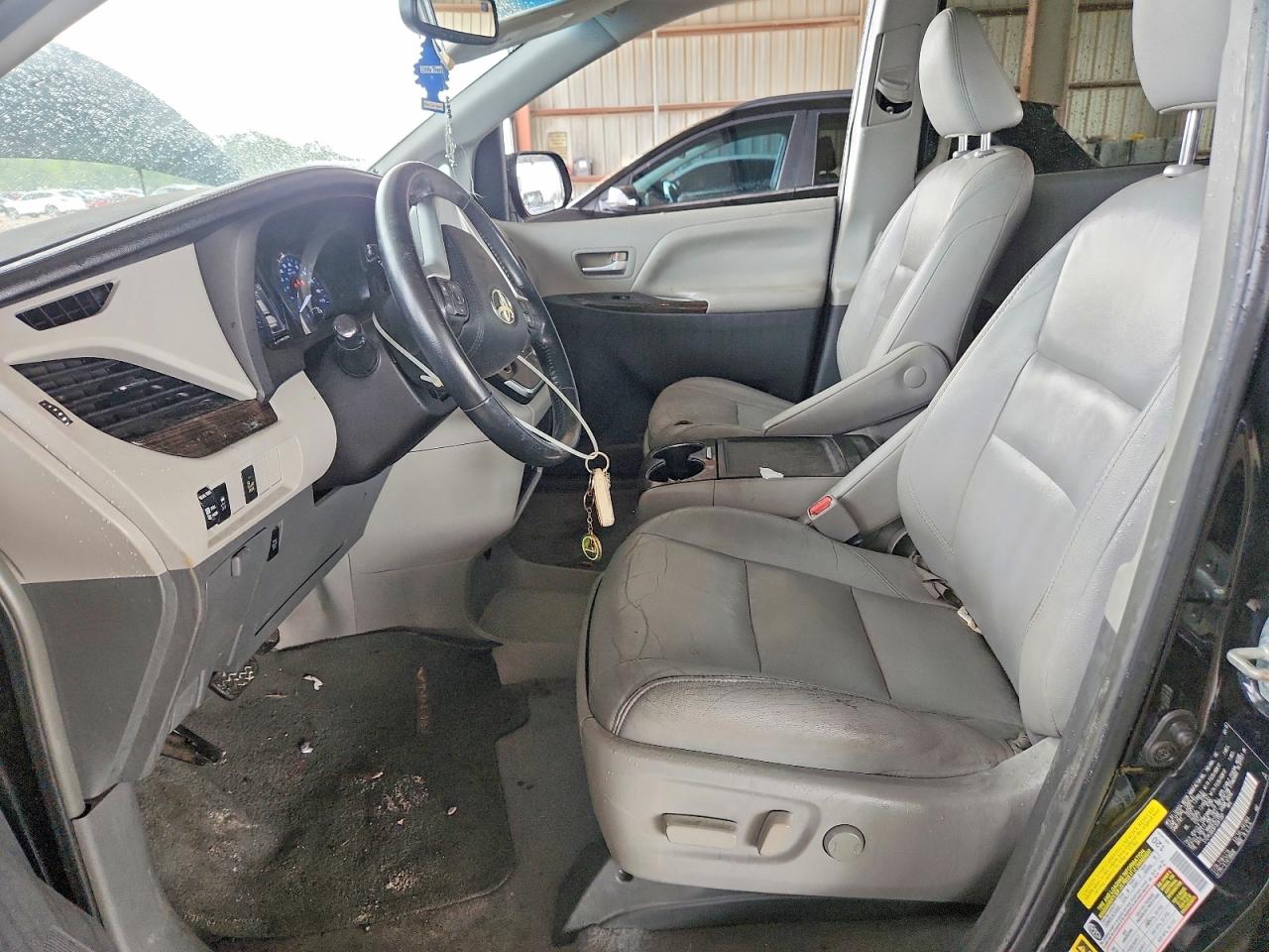 Toyota Sienna Xle 8-passenger